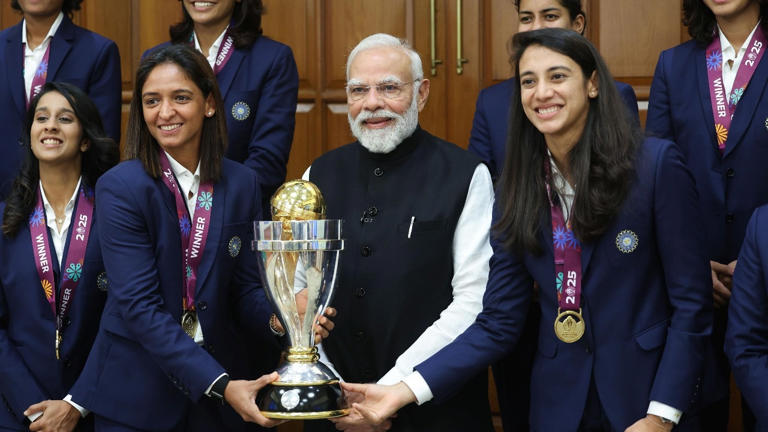 PM Modi Celebrates Indian Women’s World Cup Triumph, Recalls Amanjot’s Catch and Praises Harmanpreet Kaur’s Team